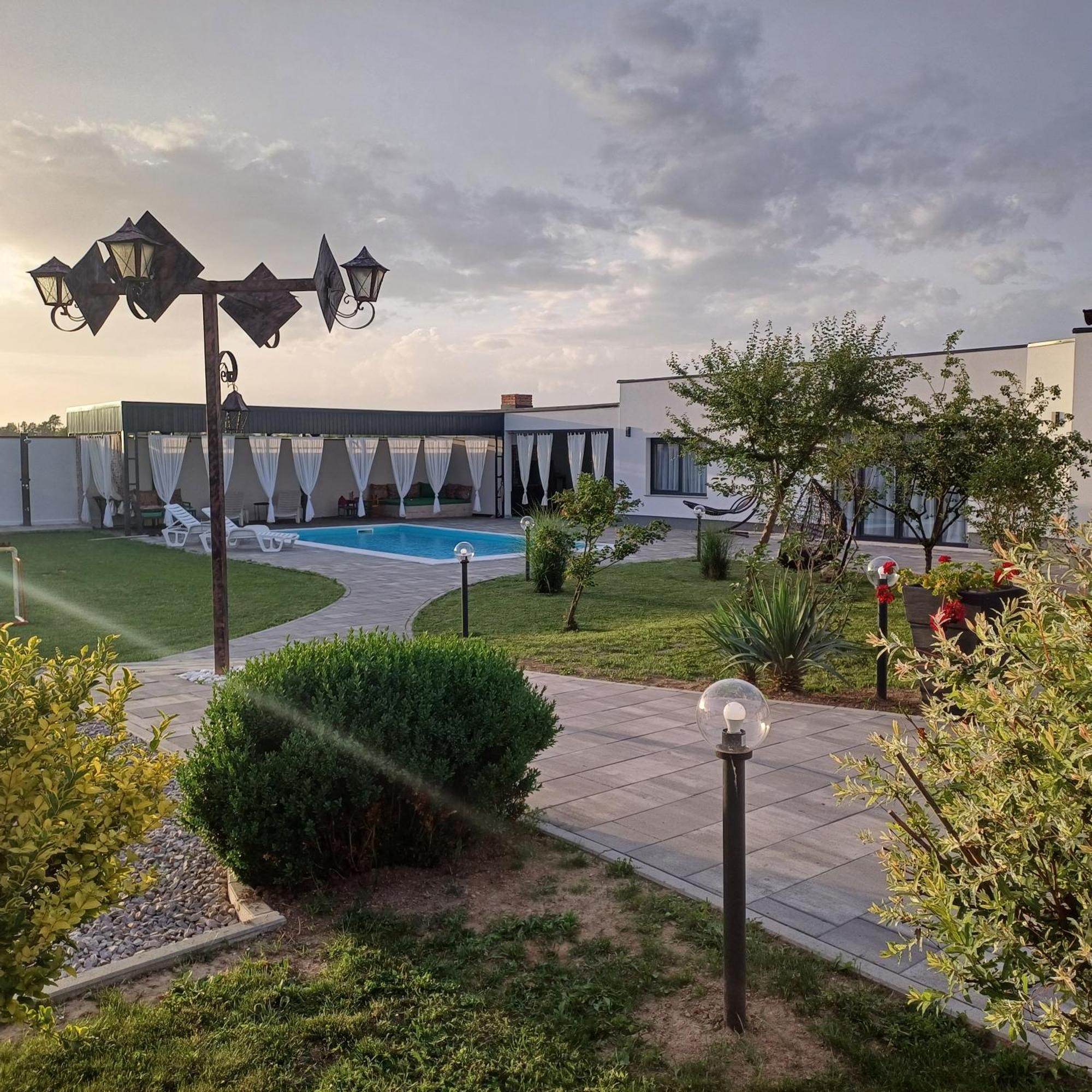 Family Estate Hadzalova Avlija Vila Bihać Exterior foto